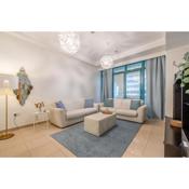 Hashtag Holiday Home - 1BDR Apartment in Marina Crown, trendy location & vintage elegance