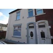 Henthorne Choice - Large Property - Close to Town Centre