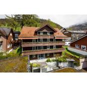 Hirschen Guesthouse - Village Hotel