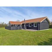 Holiday Home Elise - from the sea in NE Jutland by Interhome