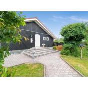 Holiday Home Flora - 150m from the sea in NE Jutland by Interhome