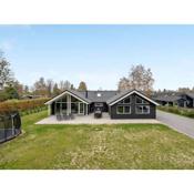 Holiday Home Ursel - 600m from the sea in Lolland- Falster and Mon by Interhome