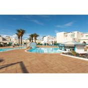 HomeForGuest Apartamento 13 con terraza y piscina en Corralejo