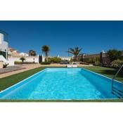 HomeForGuest Apartment with pool and terrace 1 min from the Beach