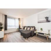 Host Apartments - Beautiful & Cosy Apt in City Centre with Free Parking