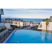 Iconic Sea Views Luxury Apartment