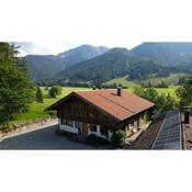 Idyllisches Berg-Chalet mit Panoramablick