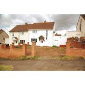Immaculate 3-Bed House in Dudley