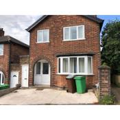 Immaculate 3-Bed House in Nottingham