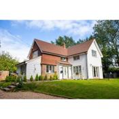 Inviting 5-Bed House in 1066 County - Battle