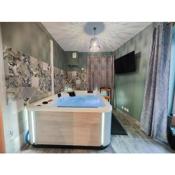 Jacuzzi privatif - Suite Amazonie - 1 ou 2 chambres
