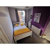 K Stunning 5 Bed Sleeps 8 Families Workers by Your Night Inn Group