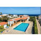 LA CALMA Espectacular villa con jardín y piscina en Menorca
