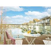 Lakeside property with spa on a nature reserve Bellewater HM32