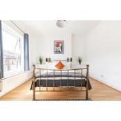 Large, Bright and Spacious 3 Bed Flat in London