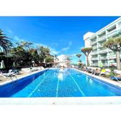 Large Family Apartment, Wifi, pools, garden, beach in Puerto de la Cruz