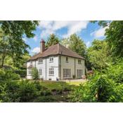 Large Family Home near Goodwood Events with Beautiful Gardens - Dog's Welcome!