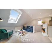Lawsons - Stylish Loft Apartment - 1 Bed Plus Sofa Bed - Courtyard Garden