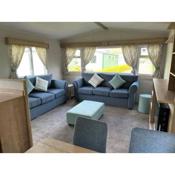 Leylandii 2 Bed Holiday Home in picturesque town.