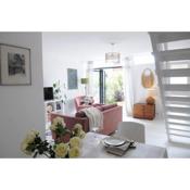 Light filled mid- century 3 bed cottage in Dulwich