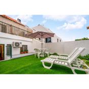 Lisboa, Charming Patio House, Central Lisbon, WIFI, Air Conditioning, Near Metro, by IG
