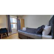 Liverpool City Centre Private Rooms - with Shared Bathroom
