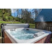 Lord Galloway 33 with Hot Tub