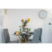 Lovely 2 bed Apartment with Parking in Thurrock