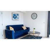 Lovely 2 bed Penthouse in Loughton central location