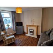 Lovely Cosy Two Bed Home, Peak District Gateway