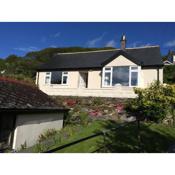 Lovely cottage in Snowdonia, private hot tub, by mountains & award winning beach