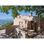 Lovely Holday Home in Acqualagna with Garden