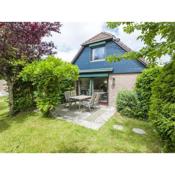 Lovely holiday home in Wolphaartsdijk close to the lake