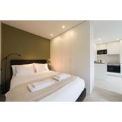 LovelyStay - Modern Loft with Gym & Free Parking minutes away from CBD