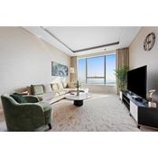 Luxurious 1BR with Amazing Sea View