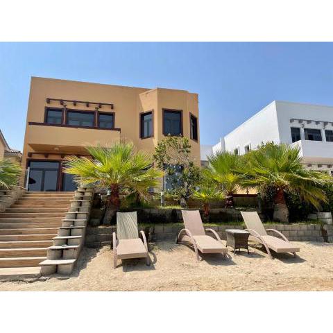 Luxurious 5 Bedroom Retreat Villa on Palm Jumeirah