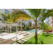 Luxurious condo steps from the beach, A3, Los Cora