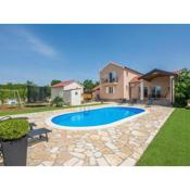 Luxurious Holiday Home in Policnik with Swimming Pool