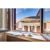 Luxurious loft facing the Pantheon