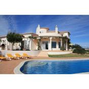 Luxurious villa with beautiful see views & spacious garden