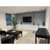 Luxury 1 bed apartment + 1 Sofa Bed Can sleep Up To 4 People 5 Mins Barnet Station Free Parking