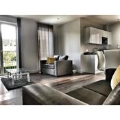 Luxury 2 Bed 2 Bath Apartment 18 mins from Central London - SLEEPS 6