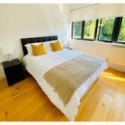 Luxury 3 Bed Country Retreat, Uxbridge