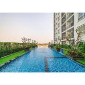 Luxury 31st Top Floor Condo with Swimming Pool