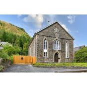 Luxury Converted Chapel with Hot Tub & Games Room