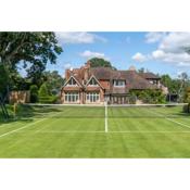 Luxury home with swimming pool - Lickfold Manor