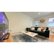 Luxury Modern 1 bedroom flat with free parking