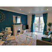 Luxury Modern 2 Bed Apartment, FREE UNDERCROFT PARKING FOR 1 CAR