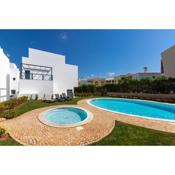 Luxury Townhouse with Pool in Alvor