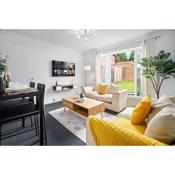 Luxury Two Bedroom Mews House - TOP RATED - Parking - Garden